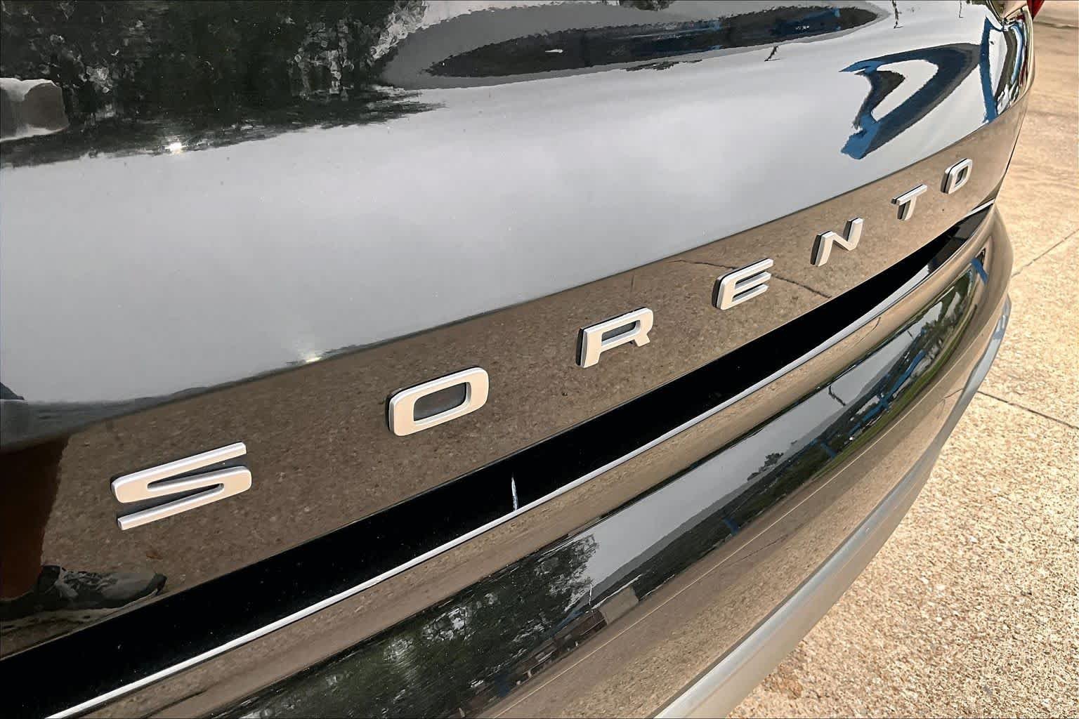 Used 2022 Ebony Black Kia SX image 31