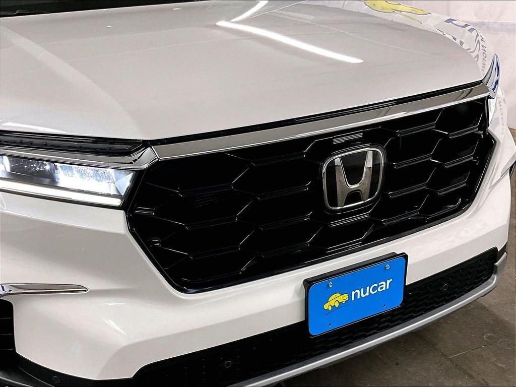 Used 2024 White Honda Touring image 32