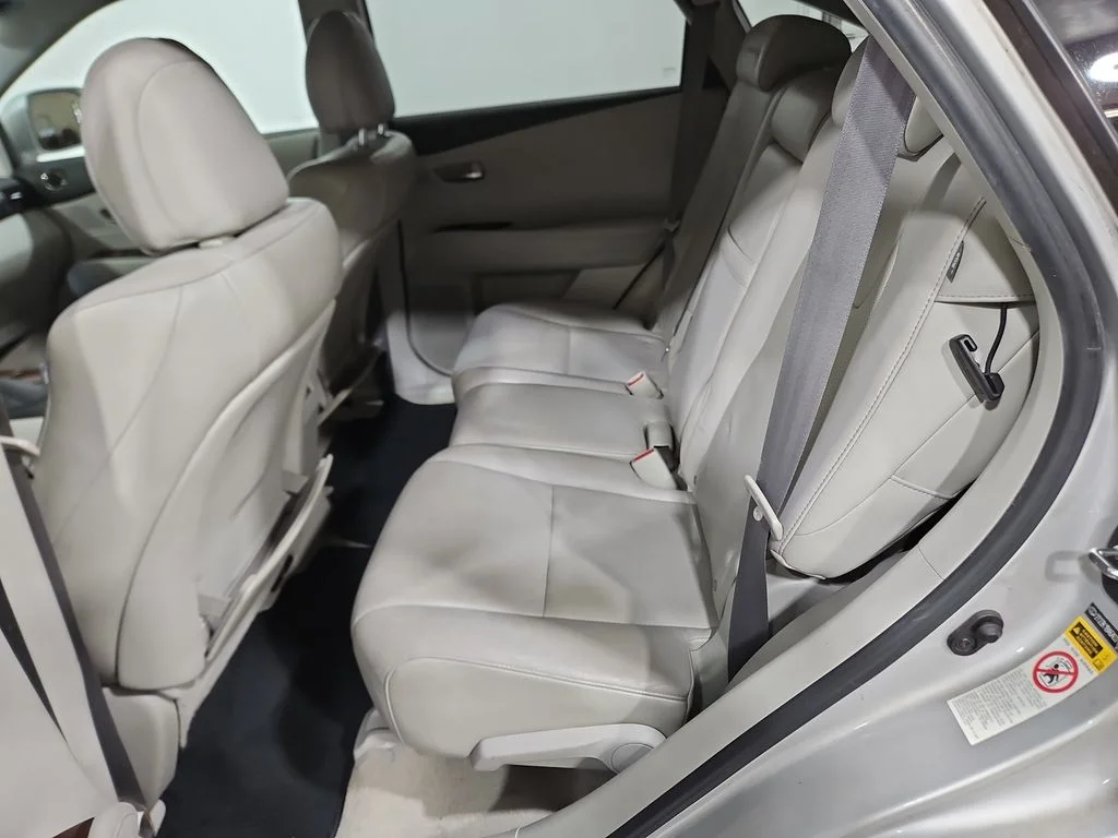 Used 2010  Lexus 350 image 25
