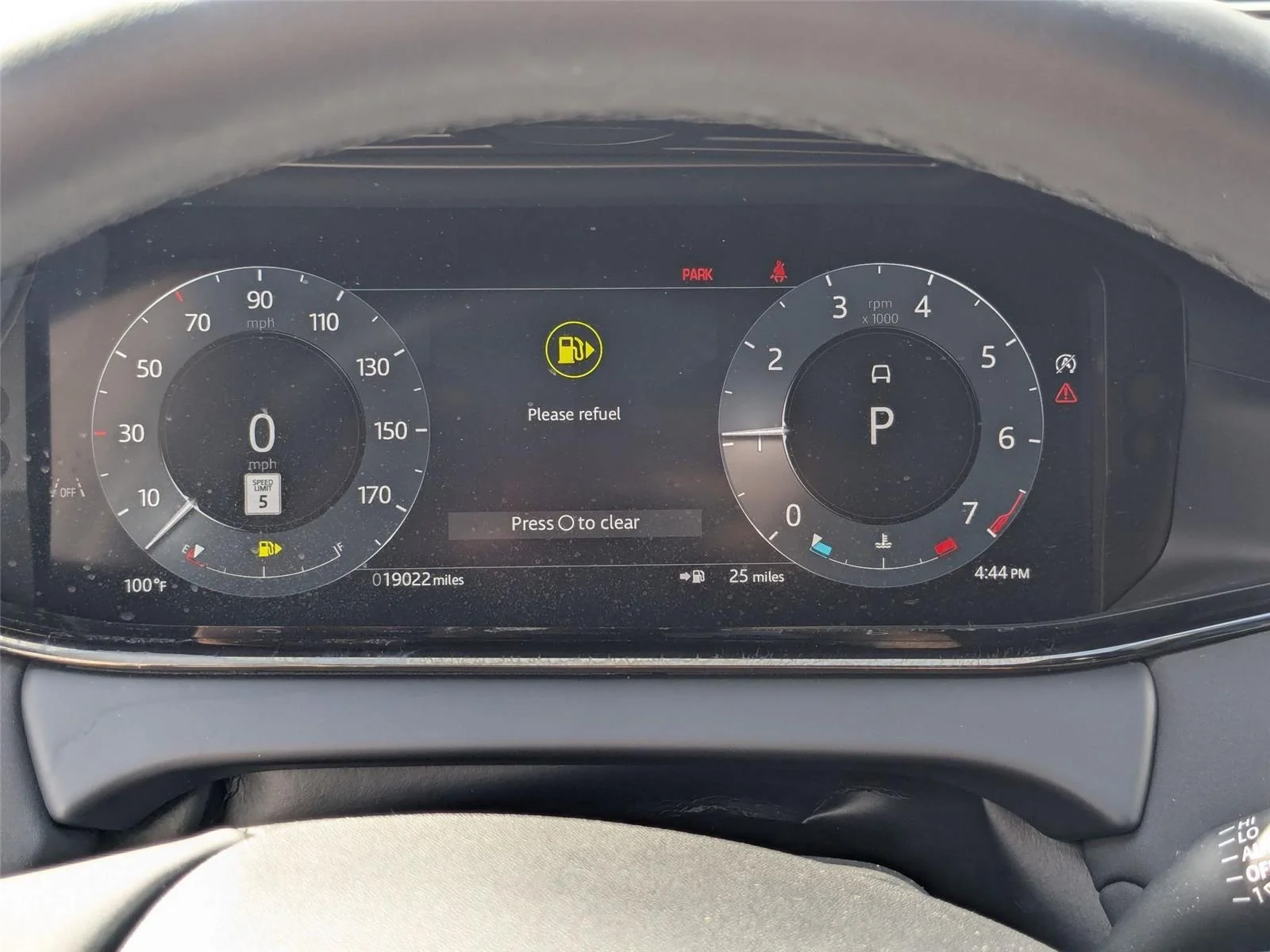 Used 2025 Fuji White Land Rover Dynamic SE image 15