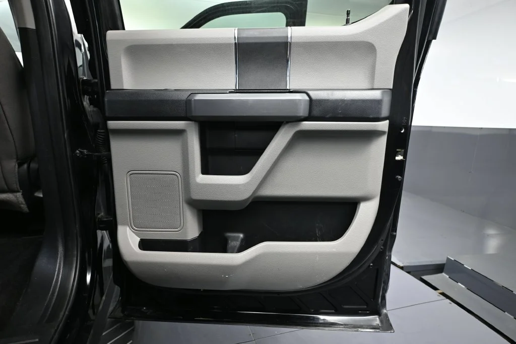 Used 2017 Black Ford XLT image 31
