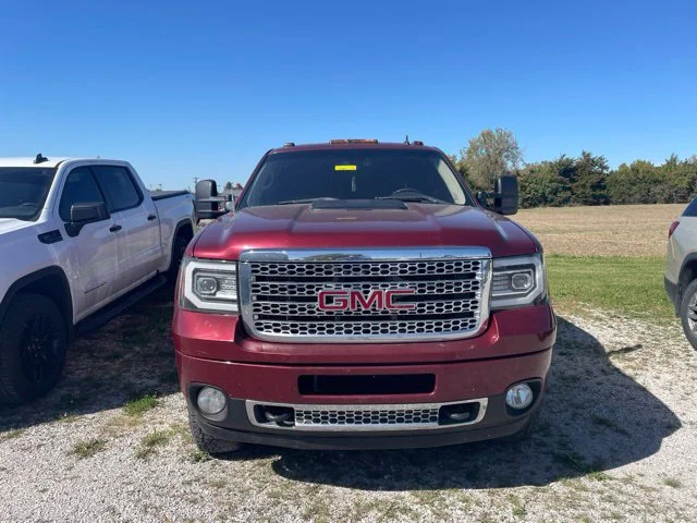 Used 2013 Red GMC Denali image 3