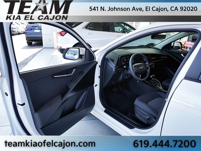 Used 2024 White Kia LX image 36