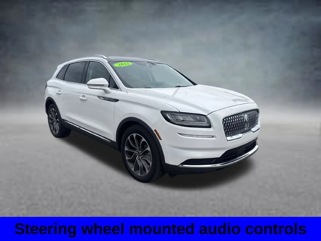 Used 2022 White Metallic Lincoln Reserve image 4