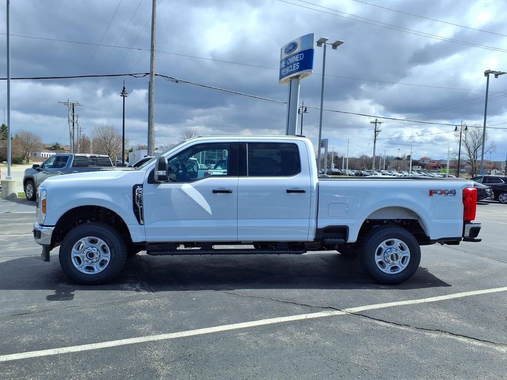 New 2026 Oxford White Ford F-250® XLT image 3