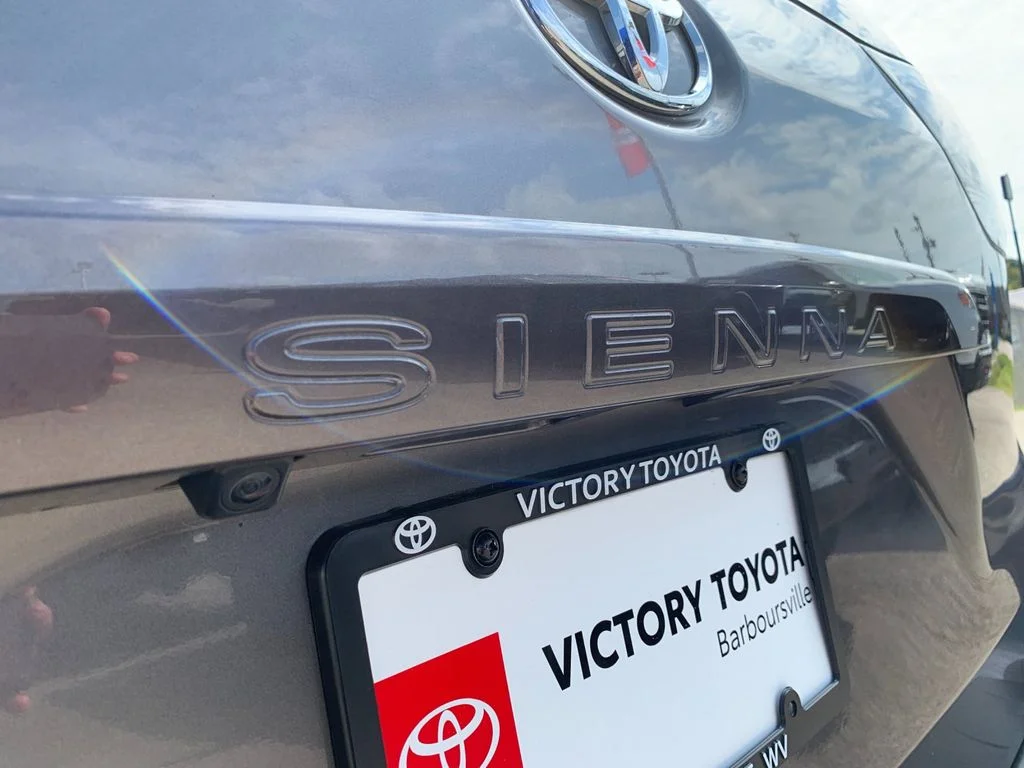 Used 2018 Gray Toyota SE Premium image 41