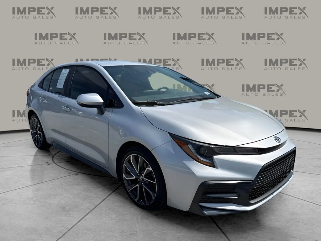 Used 2022 Silver Toyota SE image 4