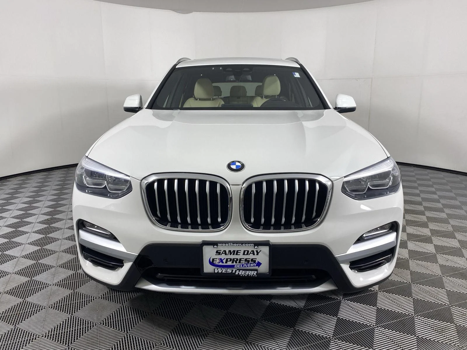 Used 2018 Alpine White BMW xDrive30i image 7