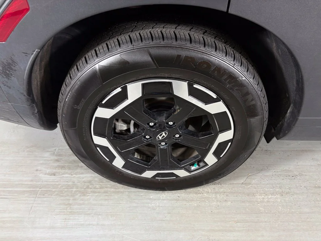 Used 2025 Gray Hyundai SEL image 10