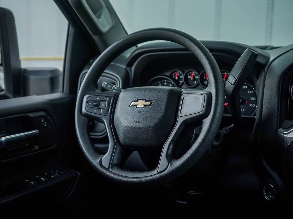 New 2026 Summit White Chevrolet WT image 13