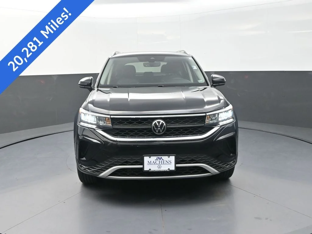 Used 2024 Black Volkswagen 1.5T SE image 2