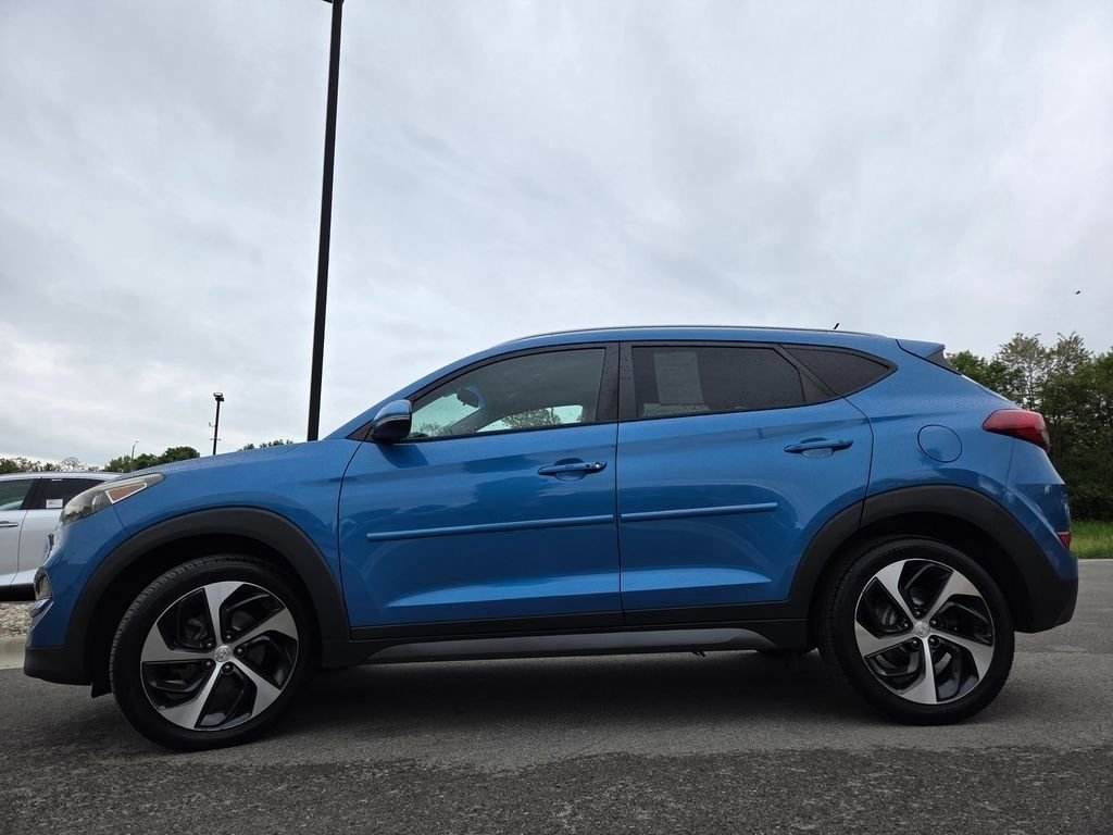 Used 2016 Caribbean Blue Hyundai Sport image 21
