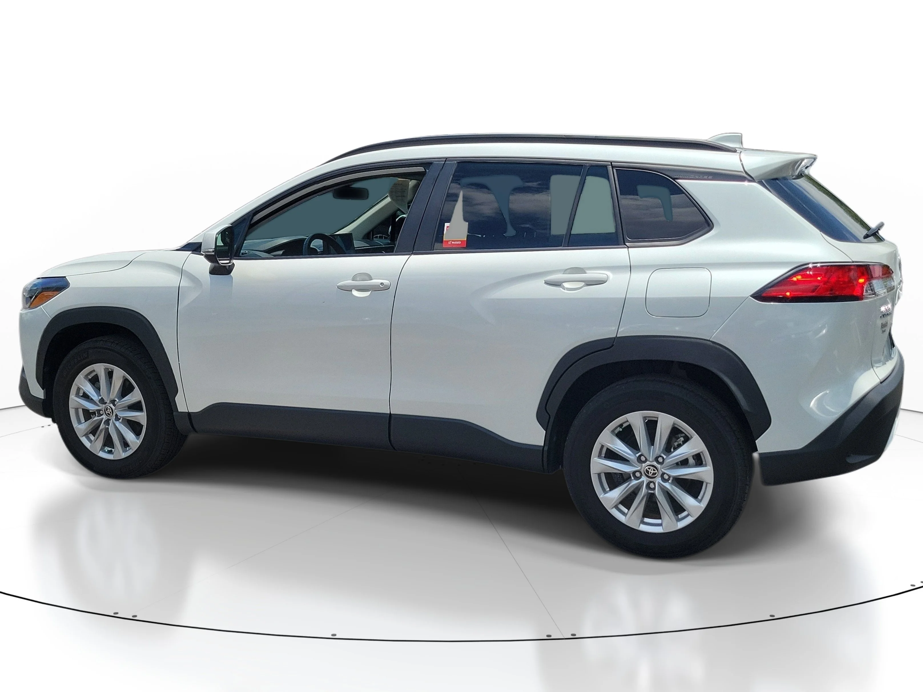 Used 2023 Wind Chill Pearl Toyota LE image 4