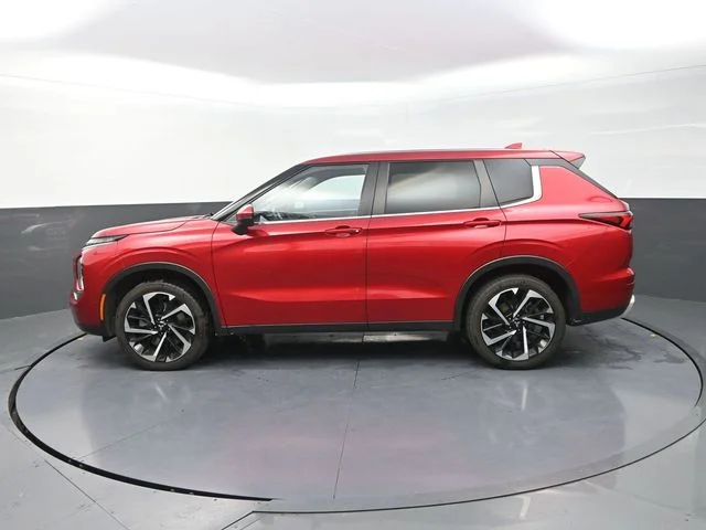 Used 2024  Mitsubishi SE image 4