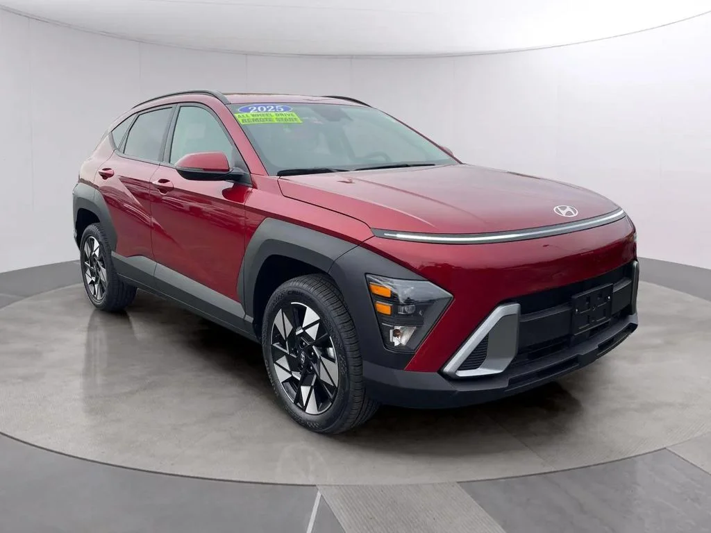 Used 2025 Ultimate Red Metallic Hyundai SEL image 7