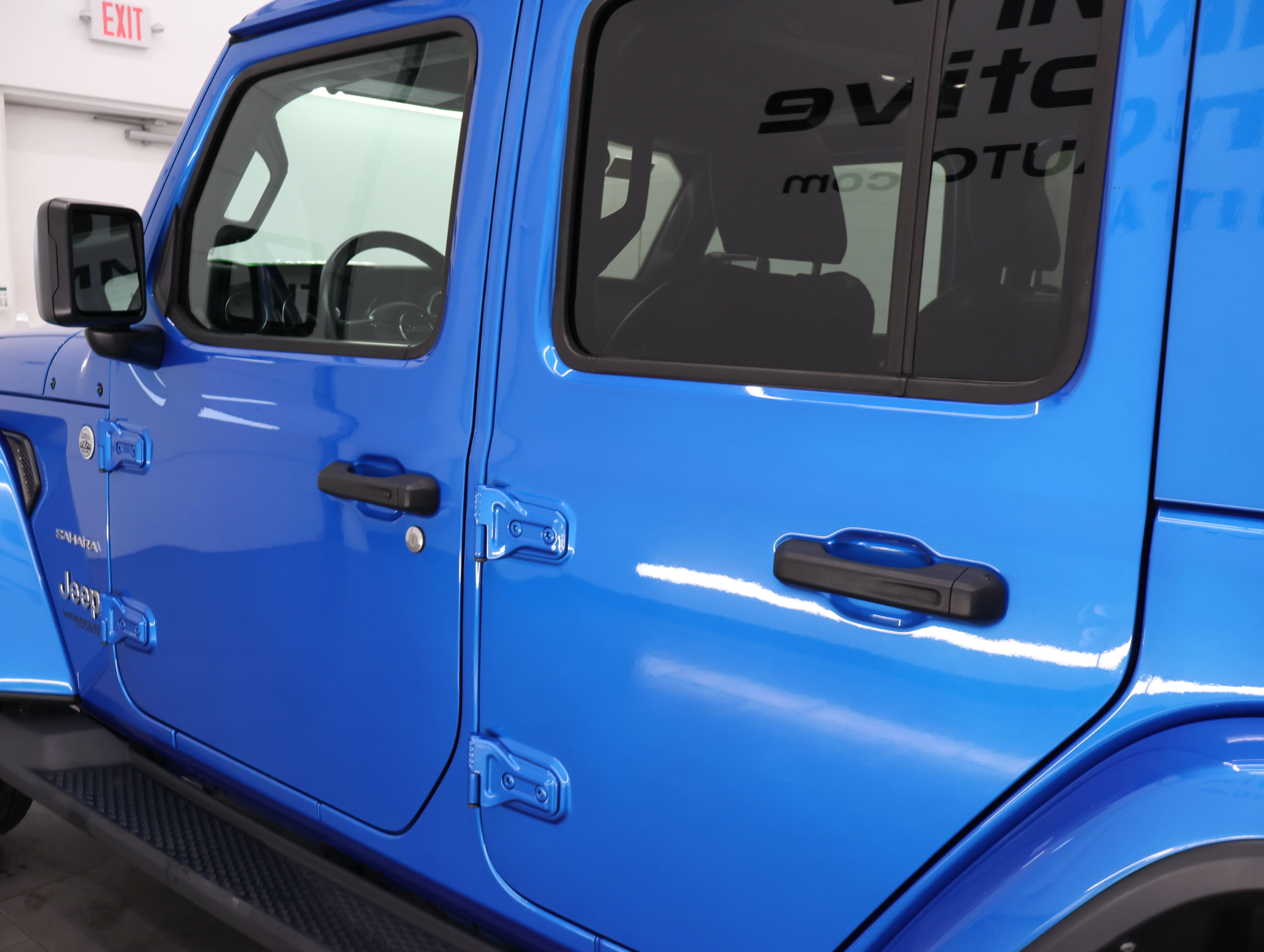 Used 2022 Hydro Blue Pearlcoat Jeep Unlimited Sahara image 32