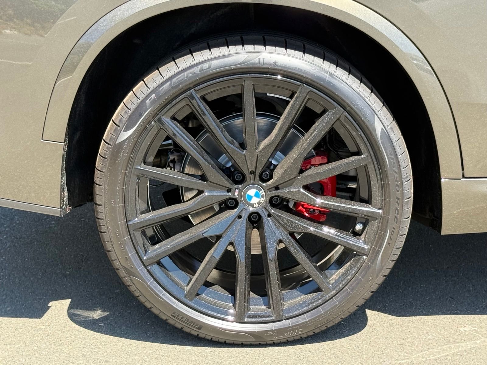 New 2026 Manhattan Green Metallic BMW sDrive40i image 18