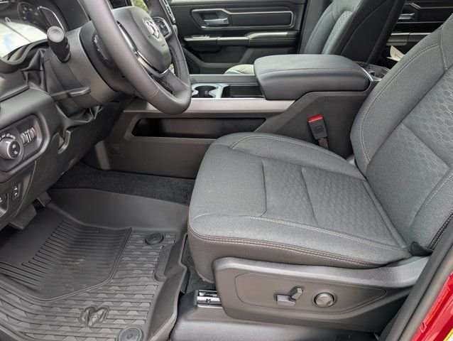 New 2026 Molten Red Pearl-Coat Exterior Paint RAM Big Horn/Lone Star image 14