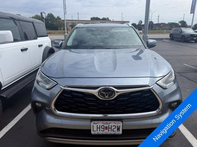 Used 2021 Moon Dust Toyota Platinum image 2