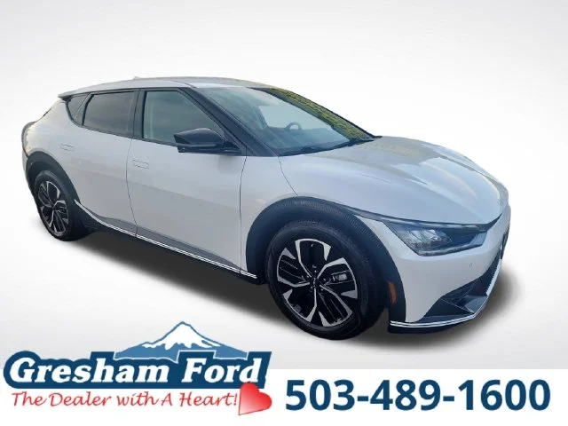 Used 2023 Snow White Pearl Kia Wind image 12