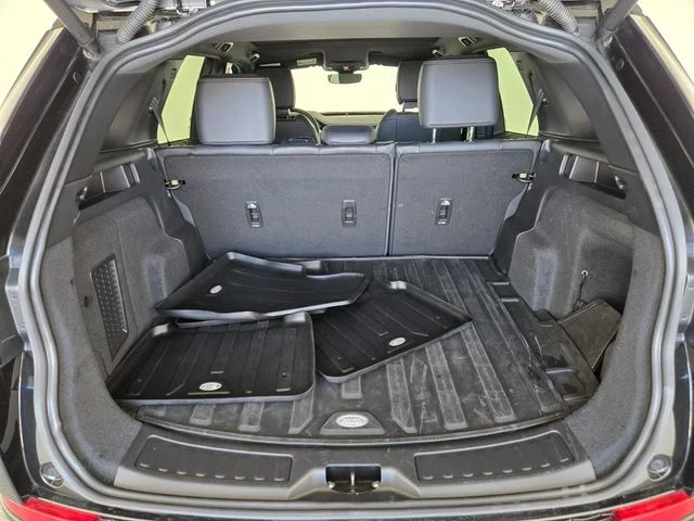 Used 2024 Black Land Rover SE image 14