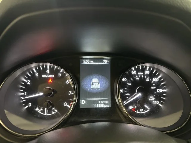 Used 2017 Red Nissan S image 18