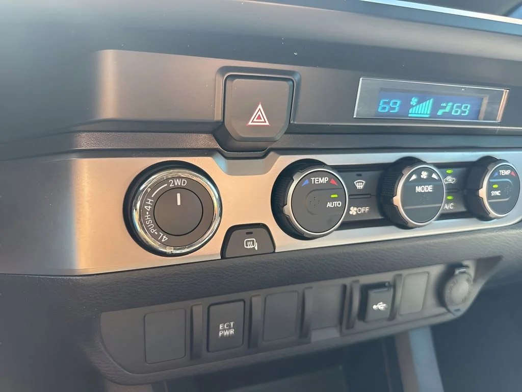 Used 2023  Toyota SR image 19