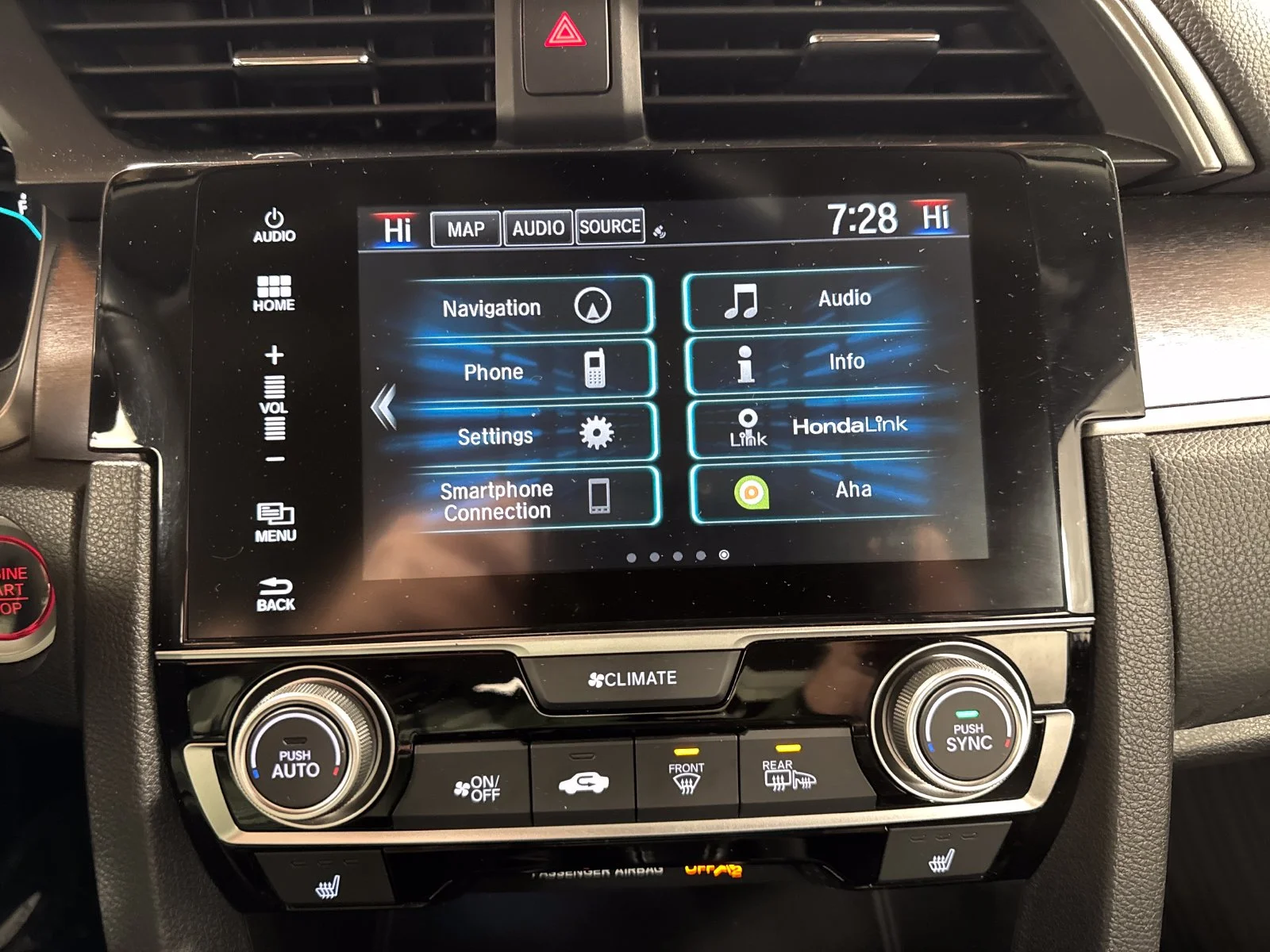 Used 2016  Honda Touring image 17