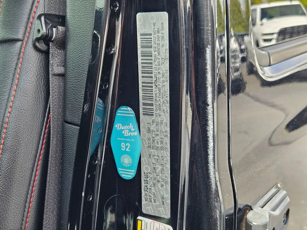 Used 2020 Black Clearcoat Jeep Overland image 33