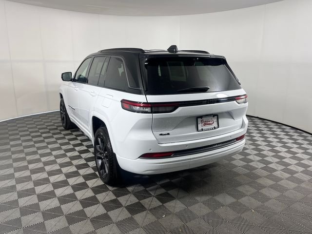 New 2026 Bright White Clear-Coat Exterior Paint Jeep Limited Reserve image 3