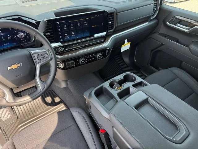 New 2026 Summit White Chevrolet LT (2FL) image 15