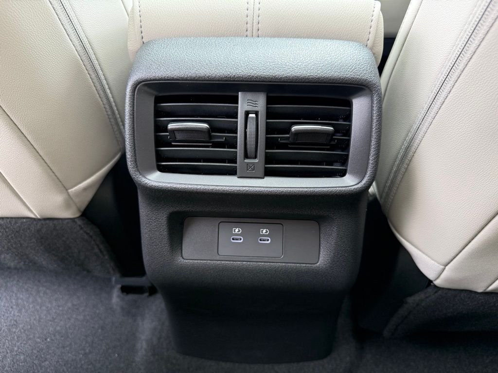 New 2026 Everest White Pearl TriCoat Nissan SL image 16