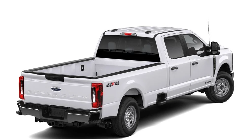 New 2026 Oxford White Ford XL image 3