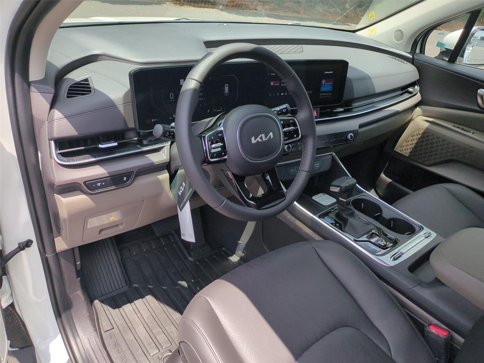 New 2026 Snow White Pearl Kia SX image 19