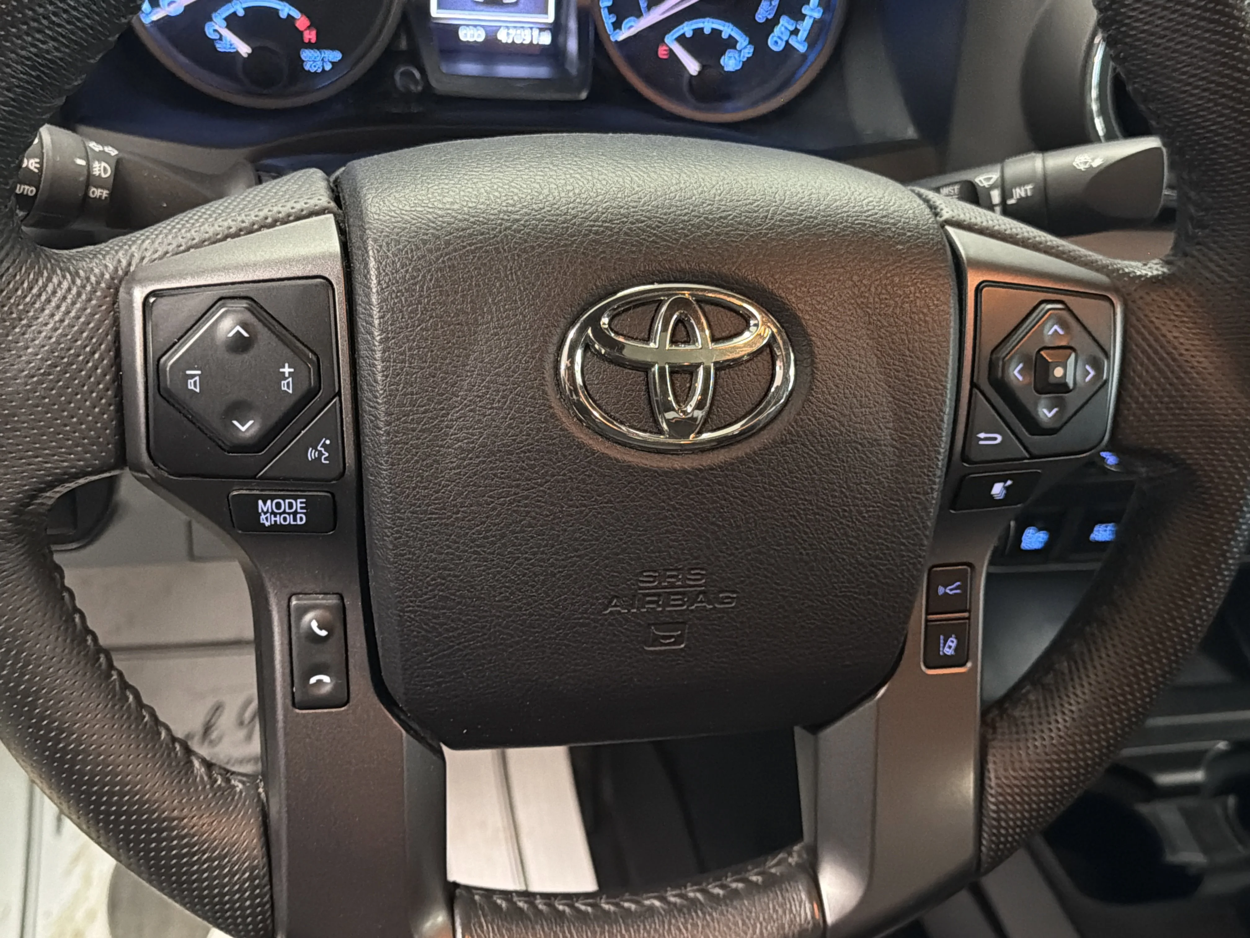Used 2022 Barcelona Red Metallic Toyota  image 26