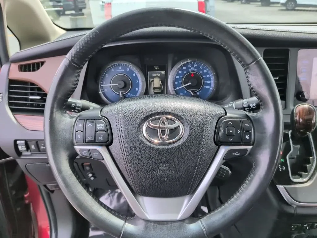Used 2015 Red Toyota Limited Premium image 19