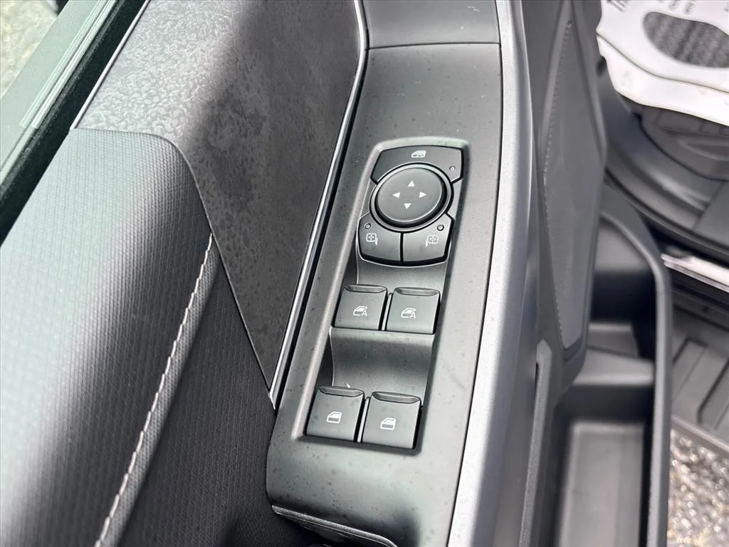 New 2026 Agate Black Metallic Ford XLT image 26