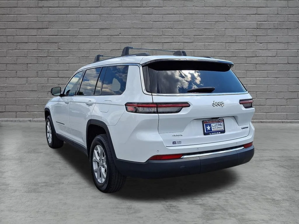 Used 2023 Bright White Clearcoat Jeep Limited image 9