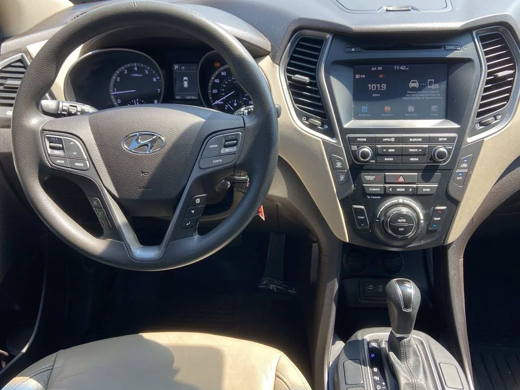 Used 2017 White Hyundai 2.4 Base image 16