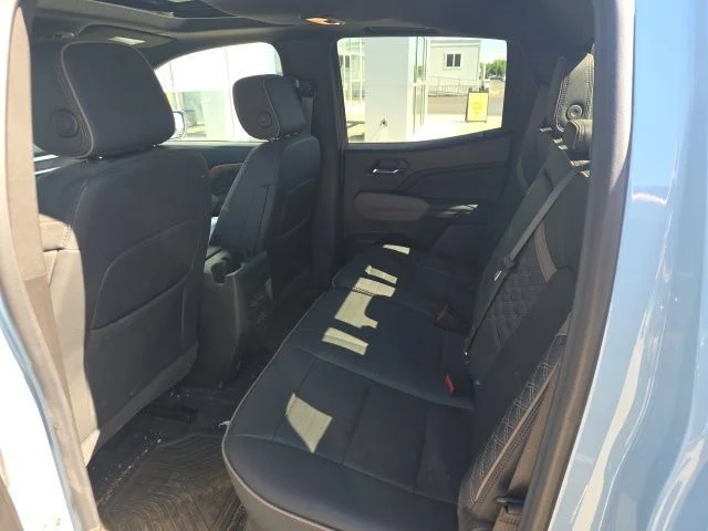 Used 2025  GMC Denali image 6
