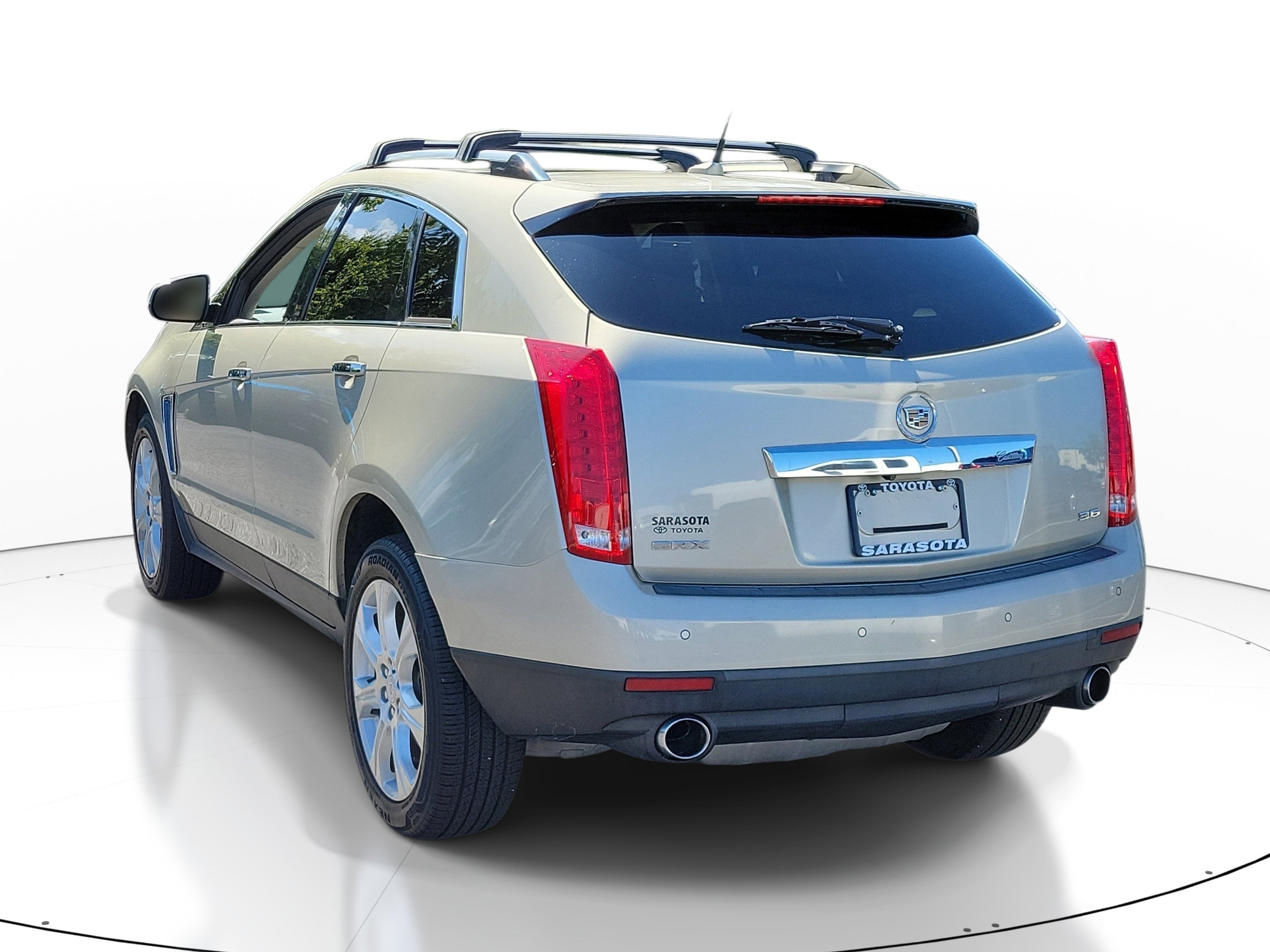 Used 2013 Silver Coast Metallic Cadillac Performance image 3