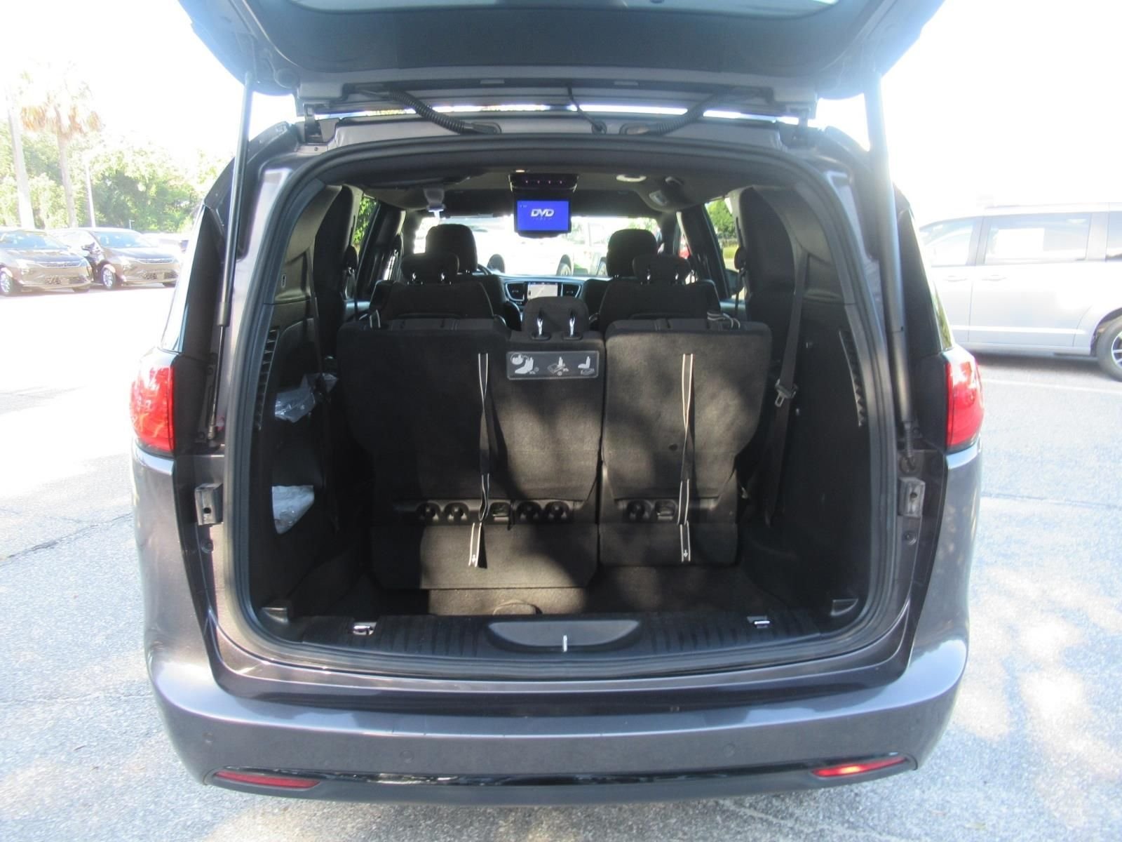 Used 2019 Gray Chrysler Touring Plus image 37