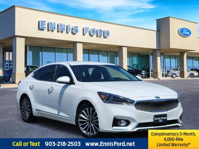 Used 2018 Snow White Pearl Kia Premium image 1