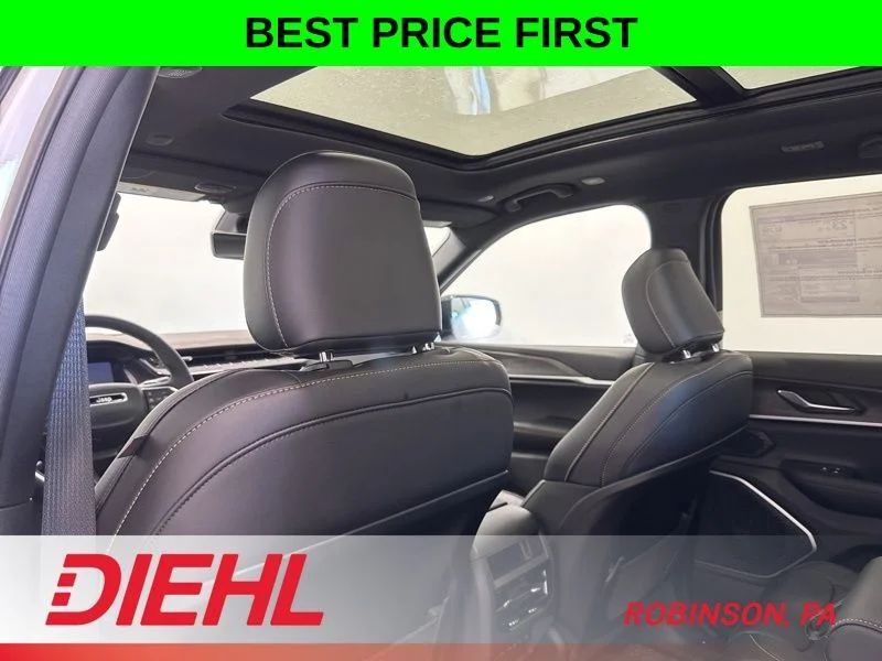 New 2026 Bright White Clear-Coat Exterior Paint Jeep Limited image 19