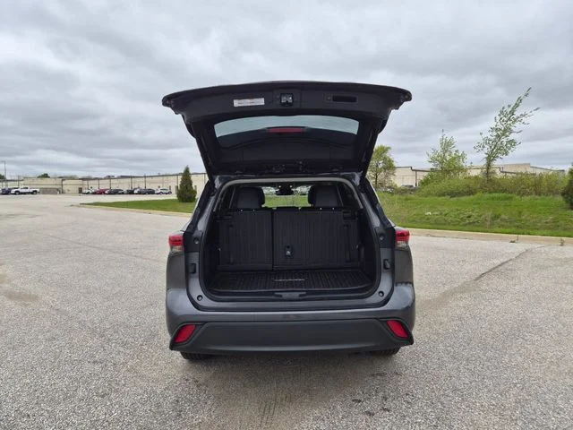 Used 2022 Gray Toyota XLE image 10