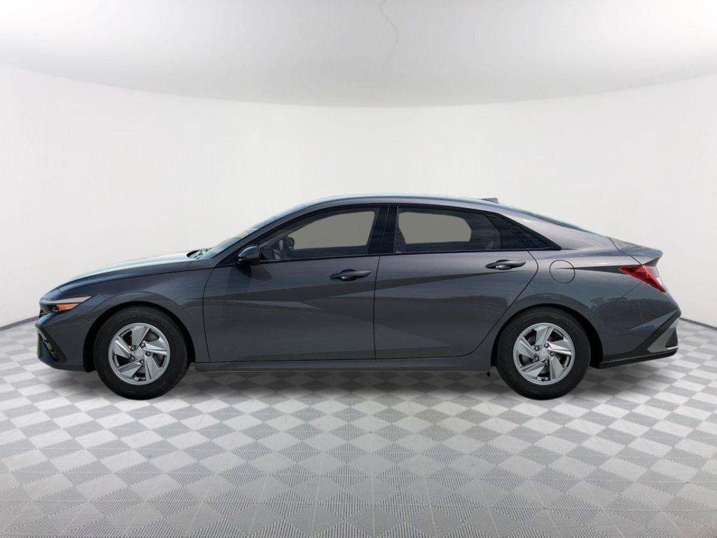 New 2026 Gray Hyundai SE image 3