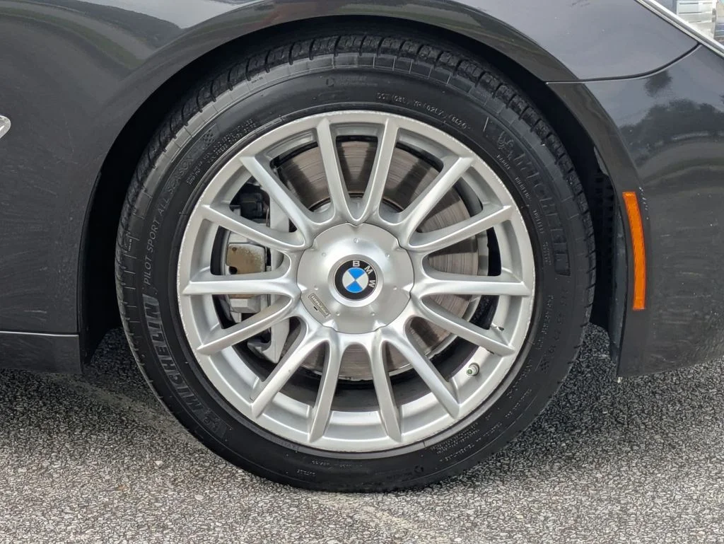Used 2015 Gray BMW 750Li image 9