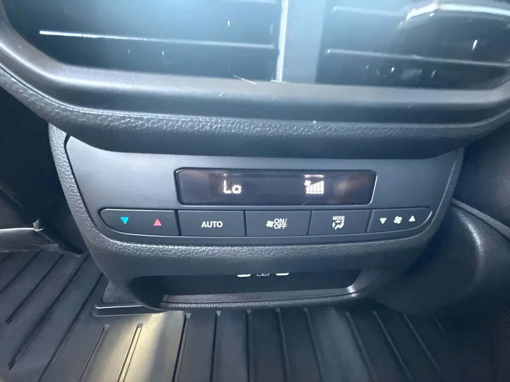 Used 2024 White Honda Touring image 12