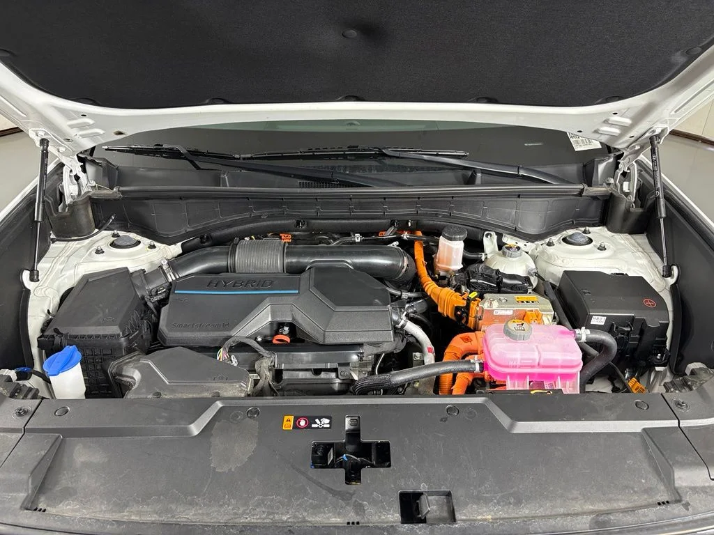 Used 2025 White Hyundai SEL image 45