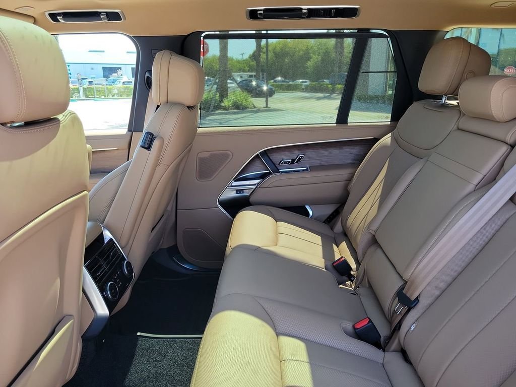 New 2026 Carpathian Grey Land Rover SE image 16
